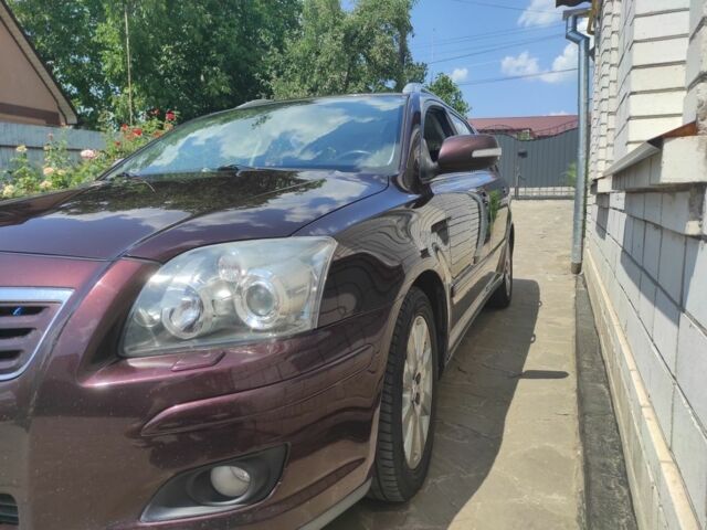 Фиолетовый Тойота Авенсис, объемом двигателя 2 л и пробегом 270 тыс. км за 6100 $, фото 1 на Automoto.ua