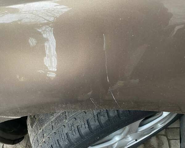 Коричневий Тойота Авенсіс, об'ємом двигуна 2 л та пробігом 239 тис. км за 4000 $, фото 15 на Automoto.ua