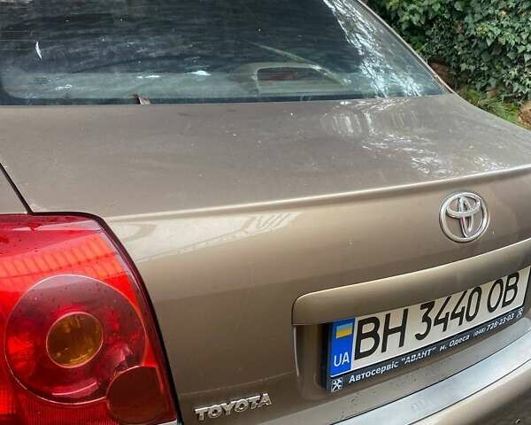 Коричневий Тойота Авенсіс, об'ємом двигуна 2 л та пробігом 239 тис. км за 4000 $, фото 4 на Automoto.ua