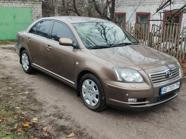 Коричневый Тойота Авенсис, объемом двигателя 2 л и пробегом 236 тыс. км за 5200 $, фото 2 на Automoto.ua