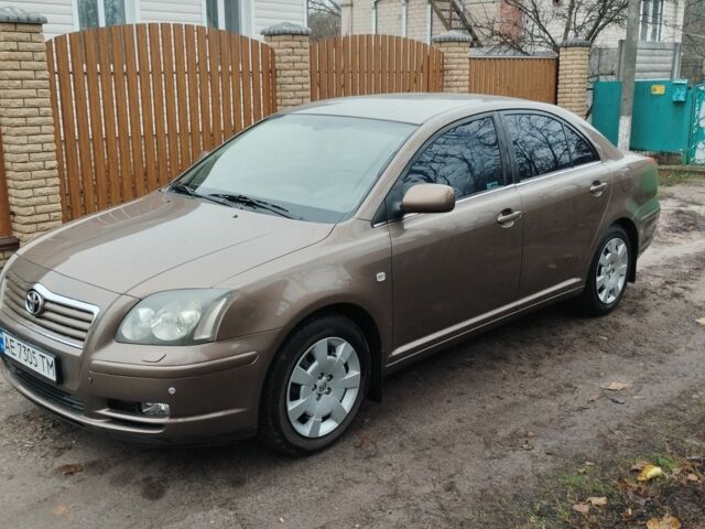 Коричневый Тойота Авенсис, объемом двигателя 2 л и пробегом 236 тыс. км за 5200 $, фото 1 на Automoto.ua