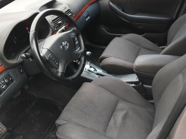 Коричневый Тойота Авенсис, объемом двигателя 2 л и пробегом 236 тыс. км за 5200 $, фото 6 на Automoto.ua