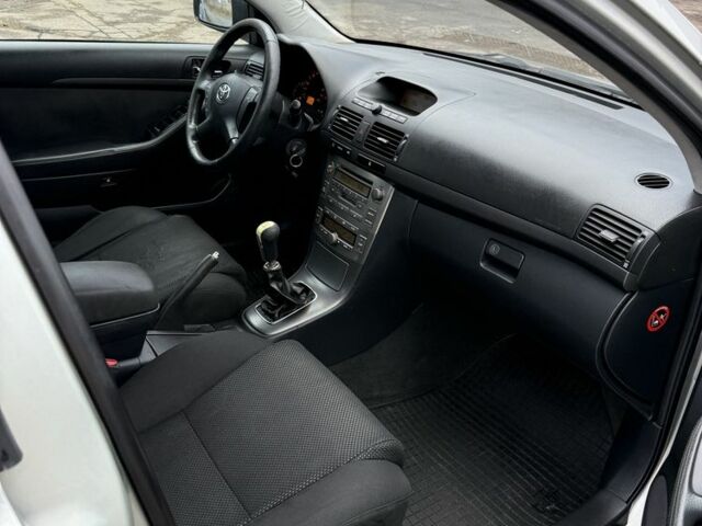 Коричневый Тойота Авенсис, объемом двигателя 2 л и пробегом 280 тыс. км за 3300 $, фото 6 на Automoto.ua