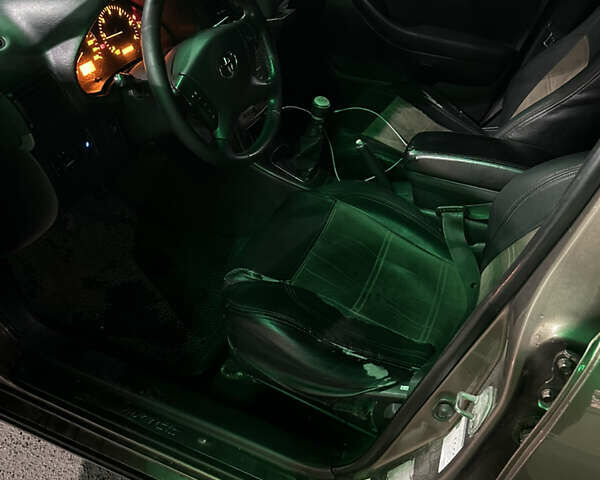 Коричневий Тойота Авенсіс, об'ємом двигуна 2.23 л та пробігом 313 тис. км за 5200 $, фото 5 на Automoto.ua