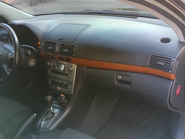 Коричневий Тойота Авенсіс, об'ємом двигуна 1.8 л та пробігом 214 тис. км за 8000 $, фото 4 на Automoto.ua