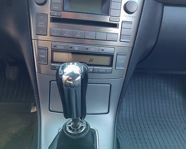 Коричневый Тойота Авенсис, объемом двигателя 1.79 л и пробегом 222 тыс. км за 7000 $, фото 10 на Automoto.ua