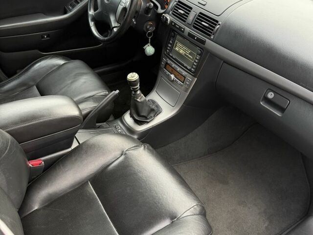 Коричневый Тойота Авенсис, объемом двигателя 2 л и пробегом 200 тыс. км за 3300 $, фото 9 на Automoto.ua