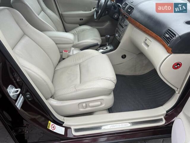 Коричневый Тойота Авенсис, объемом двигателя 2 л и пробегом 139 тыс. км за 8600 $, фото 12 на Automoto.ua