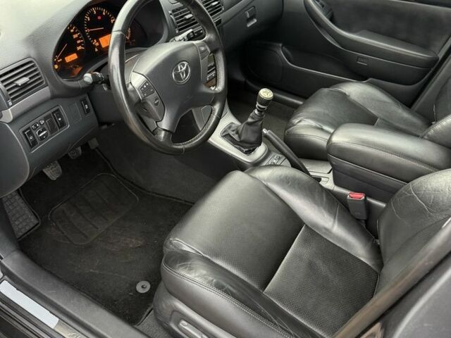 Коричневый Тойота Авенсис, объемом двигателя 2 л и пробегом 200 тыс. км за 3300 $, фото 7 на Automoto.ua