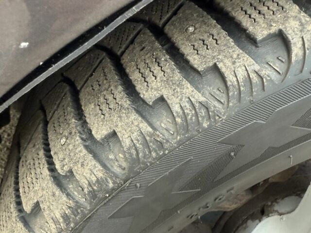 Коричневый Тойота Авенсис, объемом двигателя 2 л и пробегом 200 тыс. км за 3300 $, фото 13 на Automoto.ua