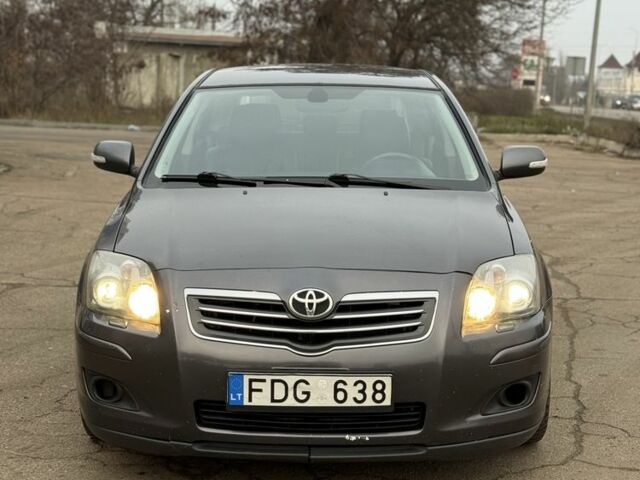 Коричневый Тойота Авенсис, объемом двигателя 2 л и пробегом 200 тыс. км за 3300 $, фото 5 на Automoto.ua