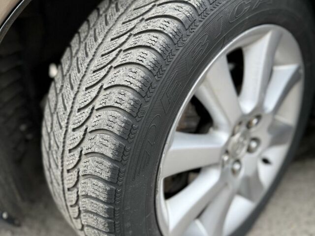 Коричневый Тойота Авенсис, объемом двигателя 2 л и пробегом 390 тыс. км за 2650 $, фото 4 на Automoto.ua