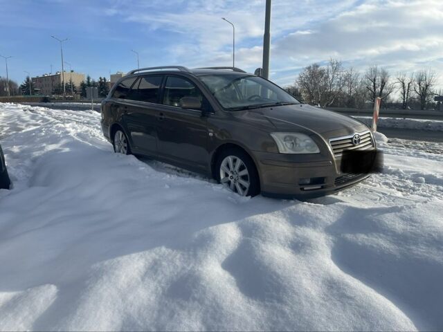 Коричневый Тойота Авенсис, объемом двигателя 2 л и пробегом 300 тыс. км за 1850 $, фото 1 на Automoto.ua