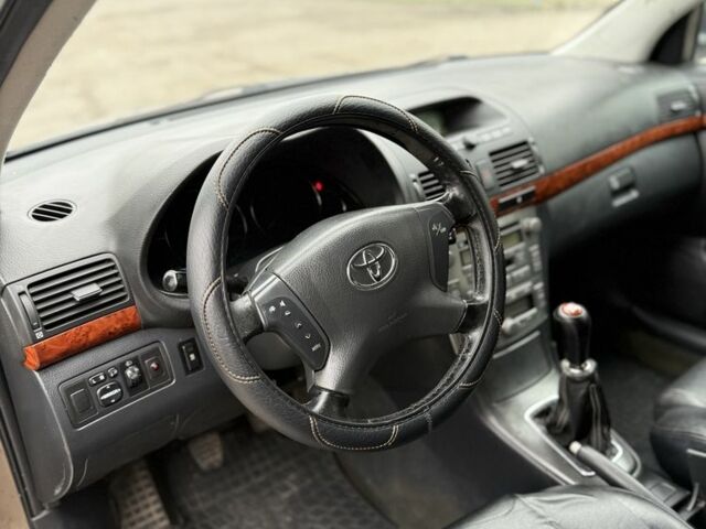 Коричневый Тойота Авенсис, объемом двигателя 2 л и пробегом 390 тыс. км за 2650 $, фото 5 на Automoto.ua