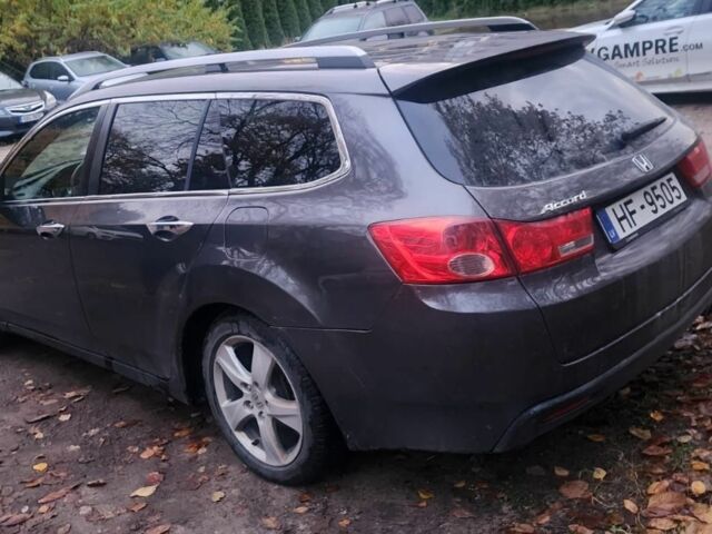 Коричневый Тойота Авенсис, объемом двигателя 2 л и пробегом 275 тыс. км за 3596 $, фото 4 на Automoto.ua