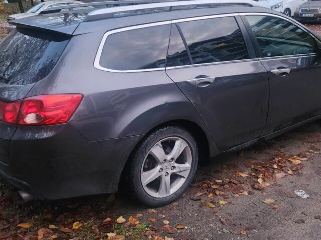 Коричневый Тойота Авенсис, объемом двигателя 2 л и пробегом 275 тыс. км за 3596 $, фото 2 на Automoto.ua