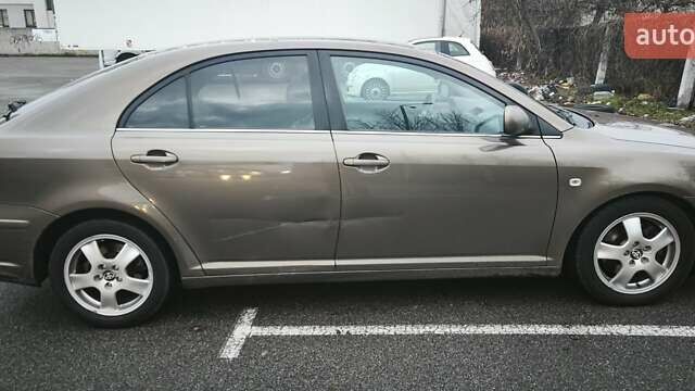 Коричневый Тойота Авенсис, объемом двигателя 2 л и пробегом 370 тыс. км за 4500 $, фото 11 на Automoto.ua