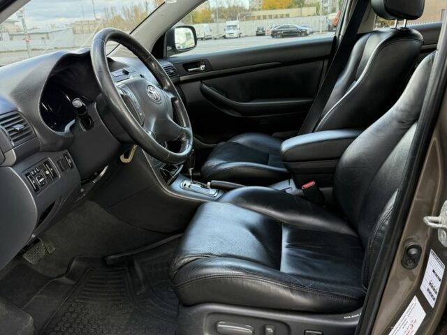 Коричневий Тойота Авенсіс, об'ємом двигуна 2 л та пробігом 370 тис. км за 6500 $, фото 5 на Automoto.ua