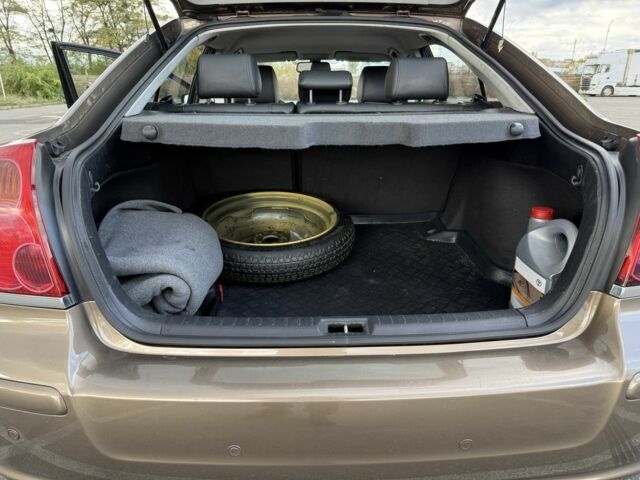 Коричневий Тойота Авенсіс, об'ємом двигуна 2 л та пробігом 370 тис. км за 6500 $, фото 11 на Automoto.ua