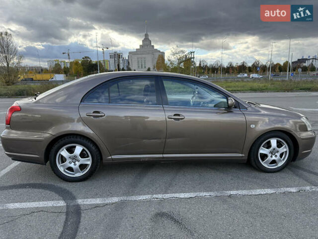 Коричневый Тойота Авенсис, объемом двигателя 2 л и пробегом 370 тыс. км за 6800 $, фото 2 на Automoto.ua