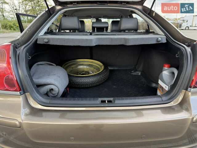 Коричневый Тойота Авенсис, объемом двигателя 2 л и пробегом 370 тыс. км за 6800 $, фото 11 на Automoto.ua