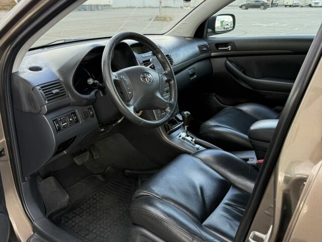 Коричневий Тойота Авенсіс, об'ємом двигуна 2 л та пробігом 370 тис. км за 6500 $, фото 6 на Automoto.ua