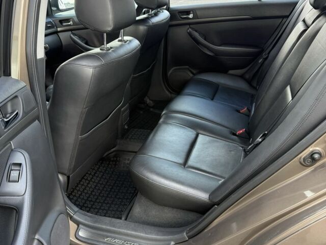 Коричневий Тойота Авенсіс, об'ємом двигуна 2 л та пробігом 370 тис. км за 6500 $, фото 7 на Automoto.ua