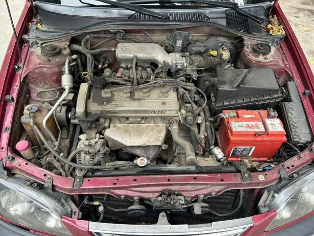 Красный Тойота Авенсис, объемом двигателя 1.8 л и пробегом 306 тыс. км за 3500 $, фото 2 на Automoto.ua