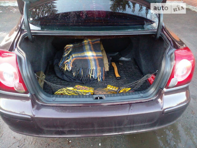 Красный Тойота Авенсис, объемом двигателя 1.8 л и пробегом 275 тыс. км за 7200 $, фото 26 на Automoto.ua