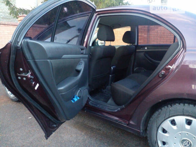 Красный Тойота Авенсис, объемом двигателя 1.8 л и пробегом 275 тыс. км за 7200 $, фото 14 на Automoto.ua