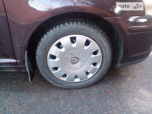 Красный Тойота Авенсис, объемом двигателя 1.8 л и пробегом 275 тыс. км за 7200 $, фото 9 на Automoto.ua