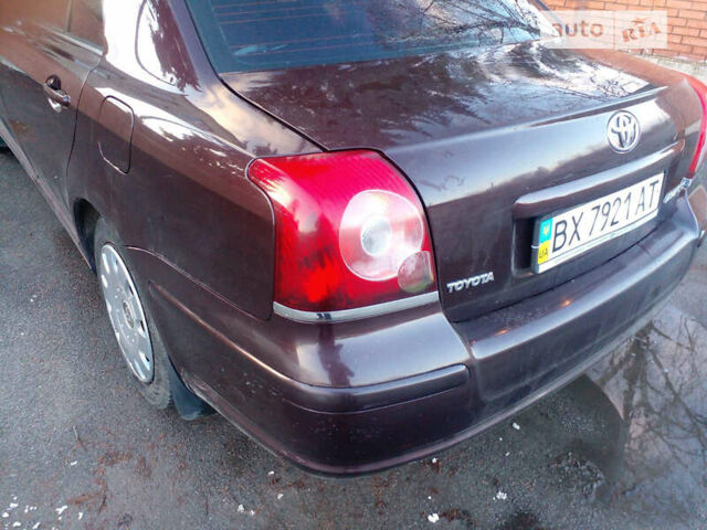 Красный Тойота Авенсис, объемом двигателя 1.8 л и пробегом 275 тыс. км за 7200 $, фото 6 на Automoto.ua