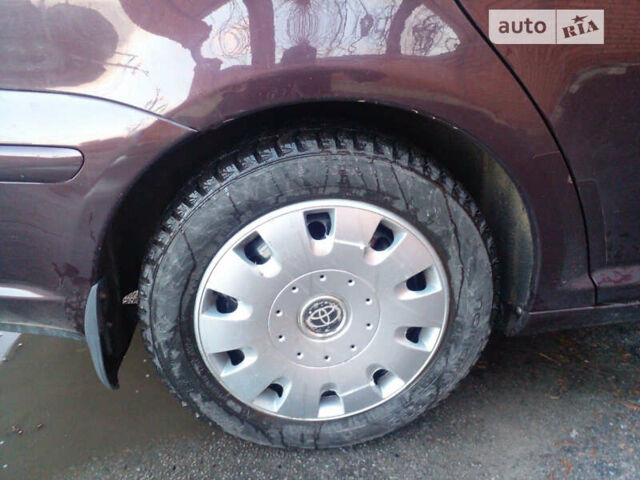 Красный Тойота Авенсис, объемом двигателя 1.8 л и пробегом 275 тыс. км за 7200 $, фото 8 на Automoto.ua
