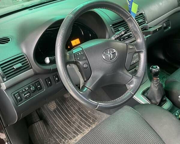 Красный Тойота Авенсис, объемом двигателя 2.23 л и пробегом 288 тыс. км за 5800 $, фото 4 на Automoto.ua