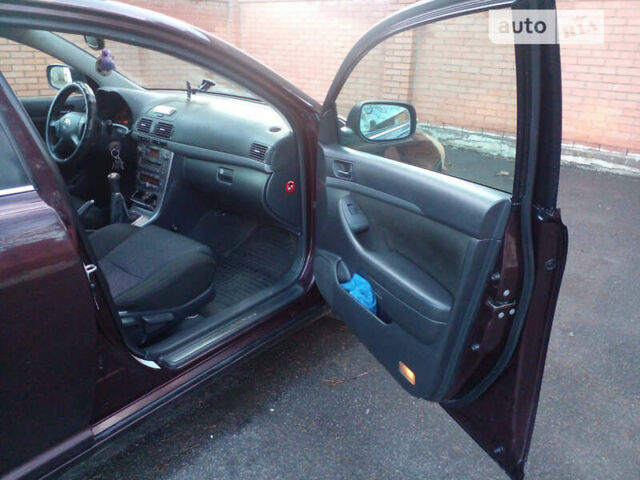 Красный Тойота Авенсис, объемом двигателя 1.8 л и пробегом 275 тыс. км за 7200 $, фото 18 на Automoto.ua