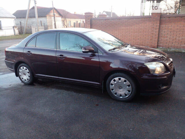 Красный Тойота Авенсис, объемом двигателя 1.8 л и пробегом 275 тыс. км за 7200 $, фото 1 на Automoto.ua