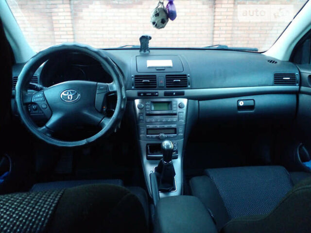 Красный Тойота Авенсис, объемом двигателя 1.8 л и пробегом 275 тыс. км за 7200 $, фото 24 на Automoto.ua