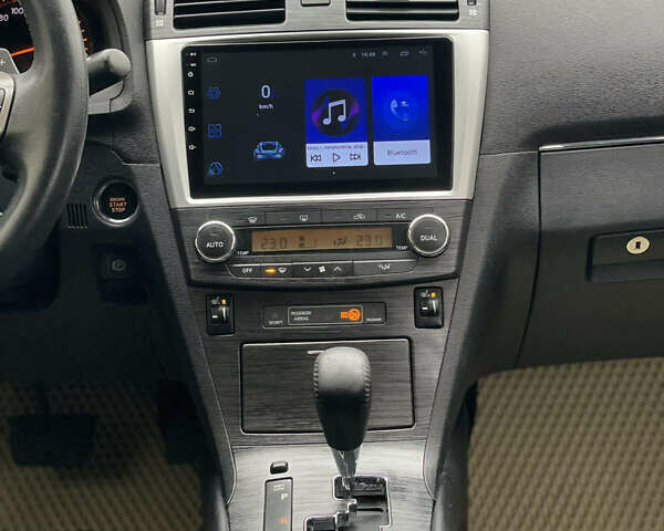 Червоний Тойота Авенсіс, об'ємом двигуна 1.99 л та пробігом 237 тис. км за 8800 $, фото 2 на Automoto.ua