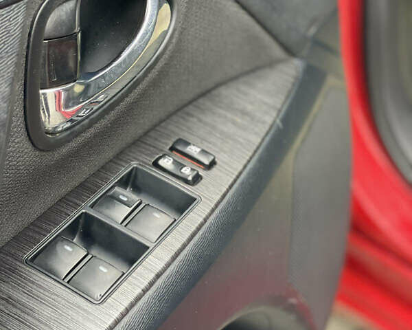 Червоний Тойота Авенсіс, об'ємом двигуна 1.99 л та пробігом 237 тис. км за 8800 $, фото 4 на Automoto.ua