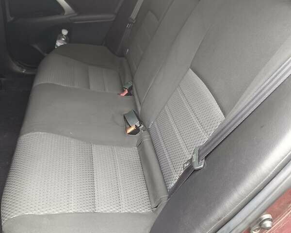 Красный Тойота Авенсис, объемом двигателя 1.8 л и пробегом 220 тыс. км за 9700 $, фото 13 на Automoto.ua