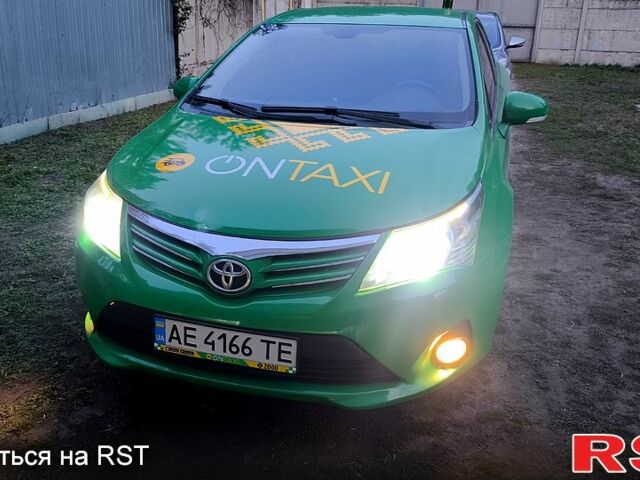 Красный Тойота Авенсис, объемом двигателя 2 л и пробегом 290 тыс. км за 9100 $, фото 8 на Automoto.ua
