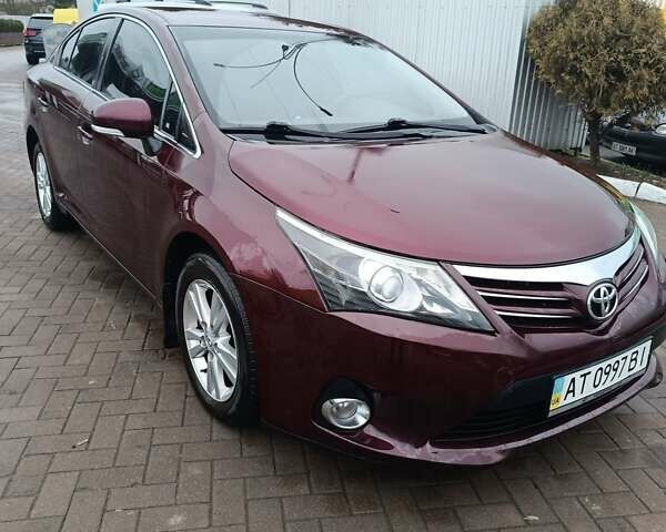 Красный Тойота Авенсис, объемом двигателя 1.8 л и пробегом 220 тыс. км за 9700 $, фото 2 на Automoto.ua