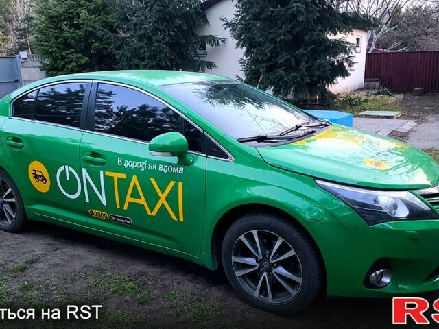 Красный Тойота Авенсис, объемом двигателя 2 л и пробегом 290 тыс. км за 9100 $, фото 1 на Automoto.ua