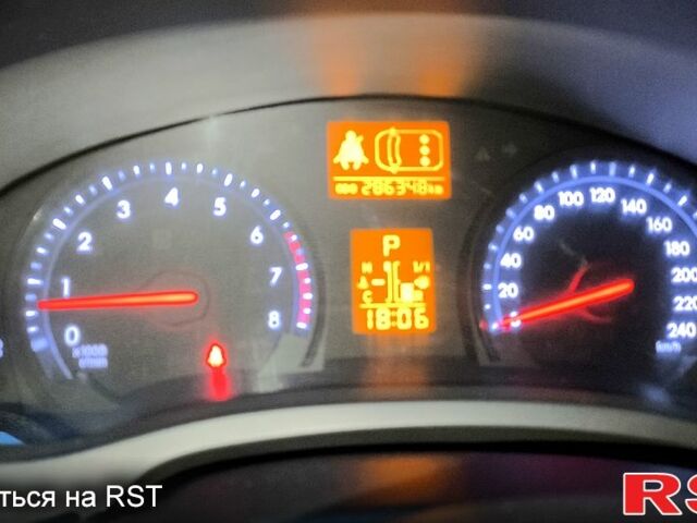 Красный Тойота Авенсис, объемом двигателя 2 л и пробегом 290 тыс. км за 9100 $, фото 6 на Automoto.ua