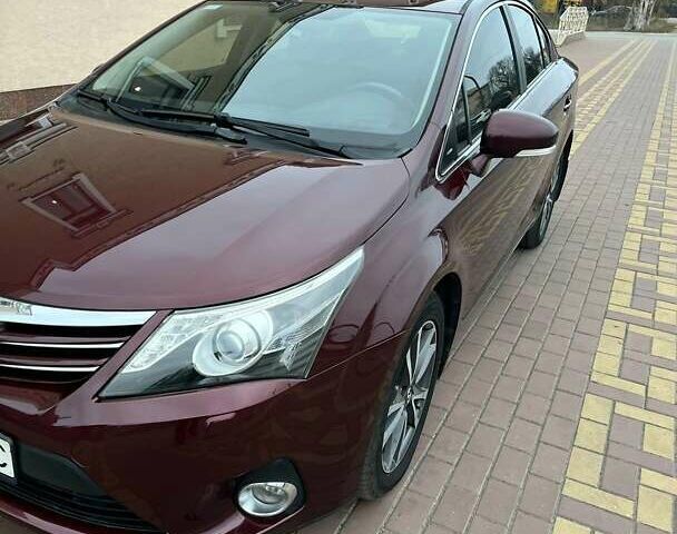 Красный Тойота Авенсис, объемом двигателя 2 л и пробегом 220 тыс. км за 10490 $, фото 18 на Automoto.ua