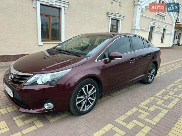 Красный Тойота Авенсис, объемом двигателя 2 л и пробегом 220 тыс. км за 10490 $, фото 4 на Automoto.ua