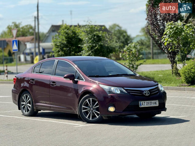 Красный Тойота Авенсис, объемом двигателя 2.01 л и пробегом 195 тыс. км за 11500 $, фото 2 на Automoto.ua