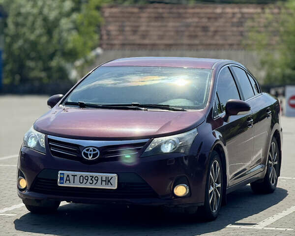 Красный Тойота Авенсис, объемом двигателя 2.01 л и пробегом 195 тыс. км за 11500 $, фото 1 на Automoto.ua