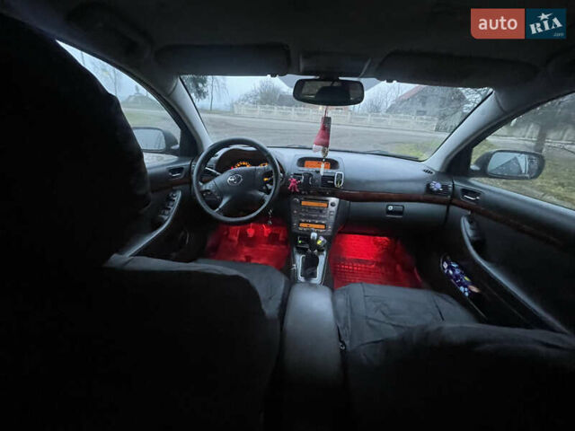 Червоний Тойота Авенсіс, об'ємом двигуна 1.79 л та пробігом 326 тис. км за 3800 $, фото 8 на Automoto.ua