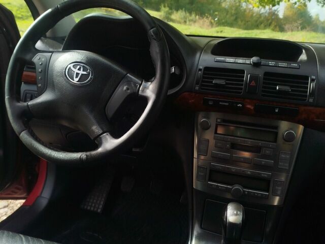 Красный Тойота Авенсис, объемом двигателя 0 л и пробегом 467 тыс. км за 4700 $, фото 5 на Automoto.ua